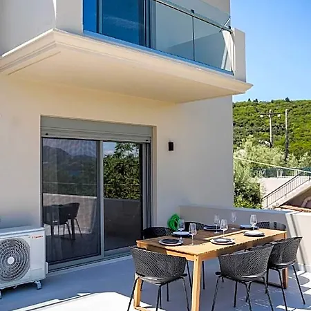 Two-bedroom Sea View Лефкада